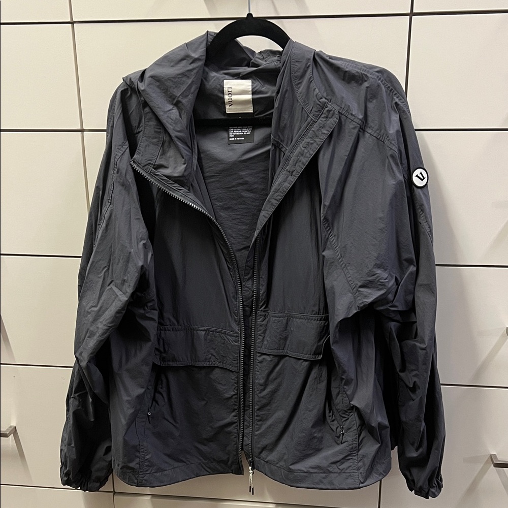 Vuori Men's Dark Gray Windbreaker